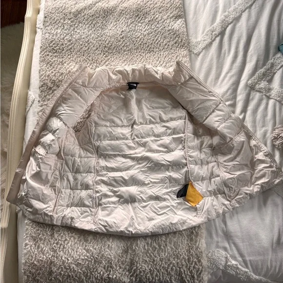 The North Face Cream Puffer Vest - Picture 5 of 8